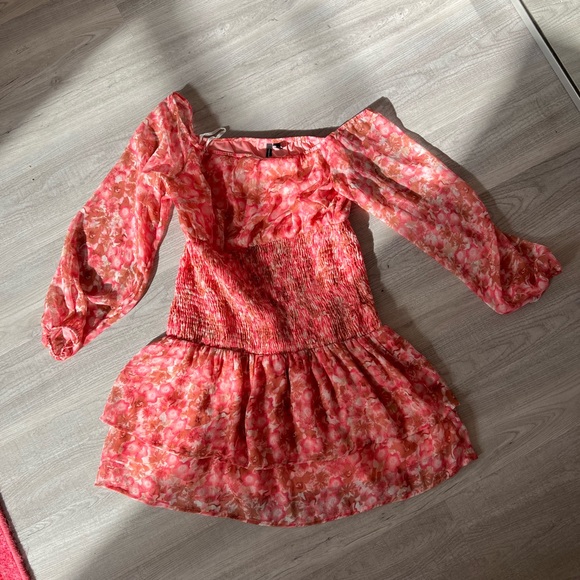 NEVER WORN Vero Moda Dicte Off the Shoulder Smocked Minidress - Picture 2 of 2